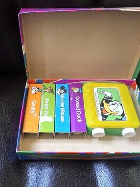 Vintage 1970s Disney Paper Scroll Cartoon Viewer W/ 5 Scroll - Made In Hong Kong